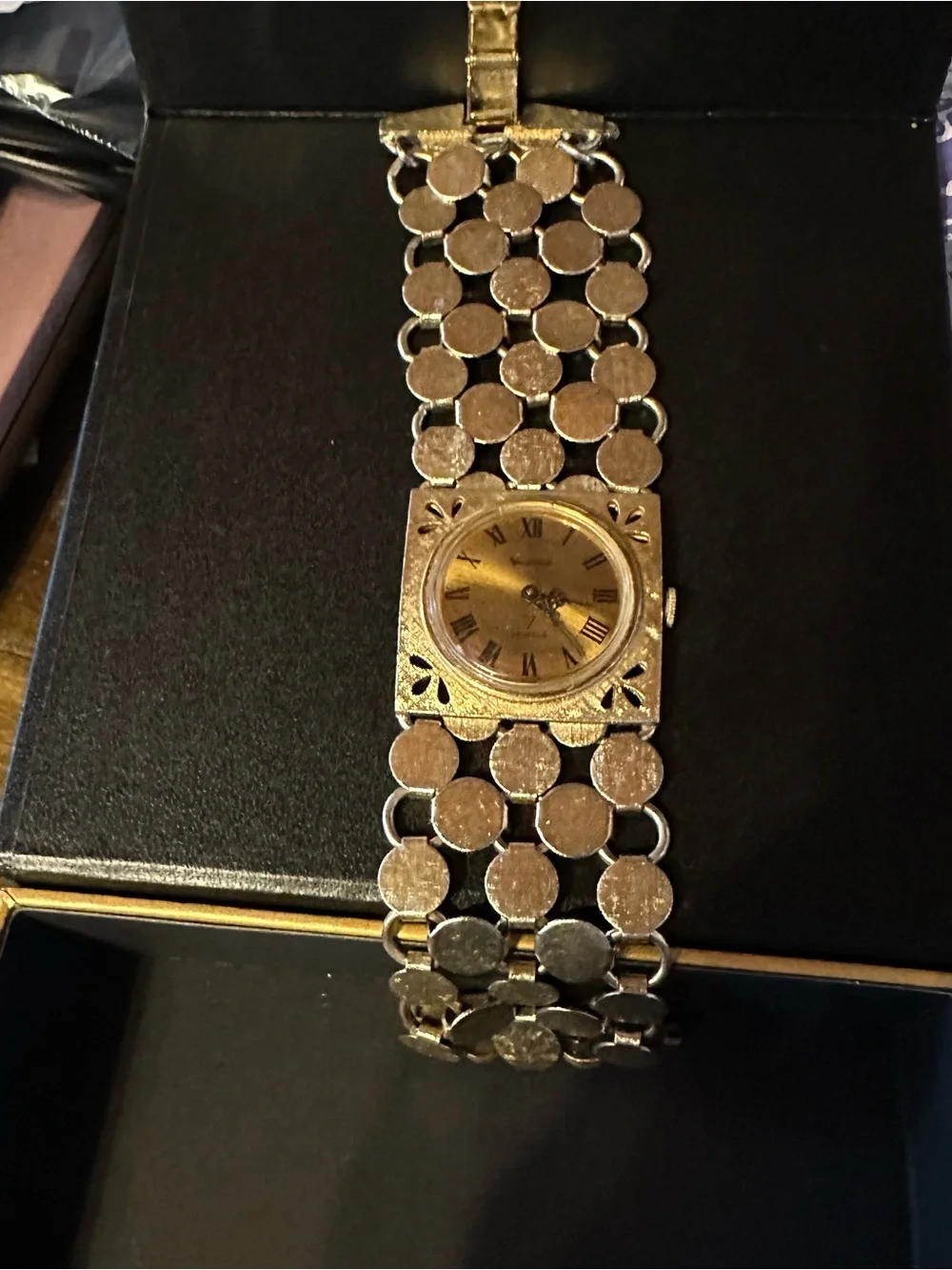 Vintage Windome Gold-Tone Women's Bracelet Watch